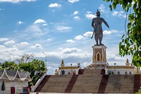 Chao Anouvong Statue