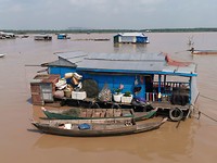 Chong Khness floating village