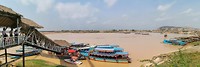 Veerpont naar Chong Khness floating village