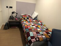 mij slaapkamer, eigen sprei meegenomen