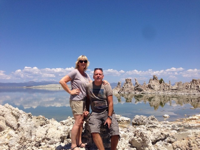 Emile & Machteld posing in front of Mono Lake