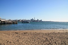 Strand bij de ferrie