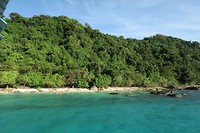 Boattour around Koh Chang with Sun. This private island was our last stop