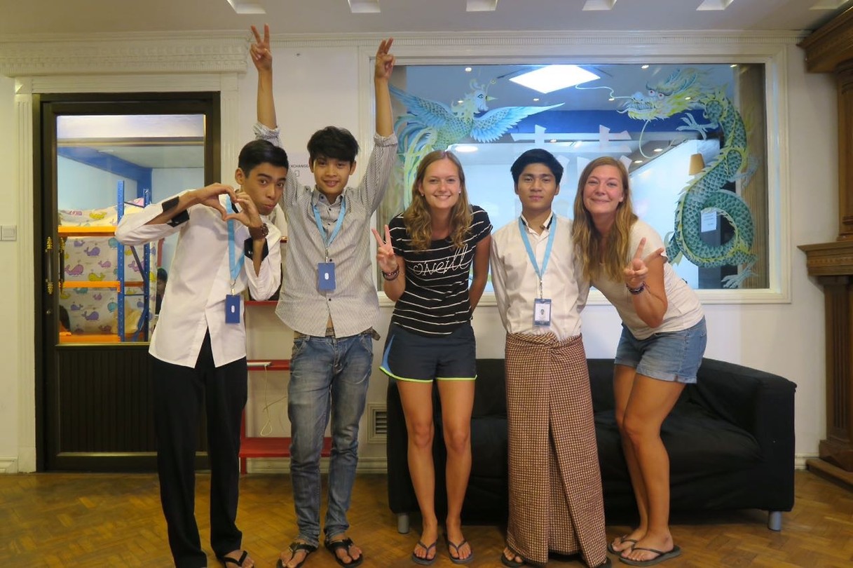 Saying goodbye to our friends from the hostel in Yangon!