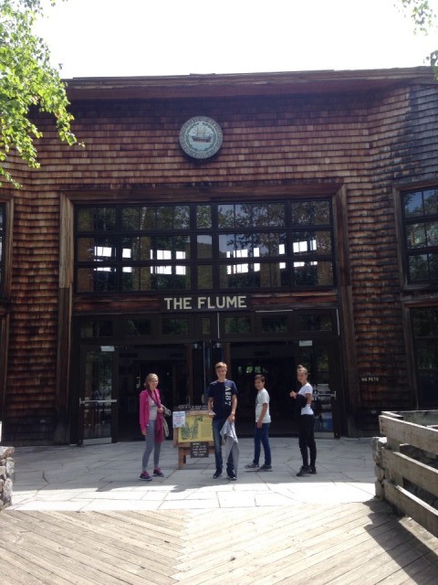 Entree The Flume