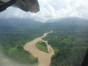 Uitzicht vanuit vliegtuig naar Mulu National Park.