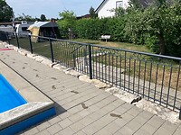 Zwembad naast de tentenweide