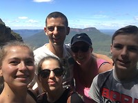 Met z’n vijven bij de Blue Mountains
