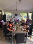 Gezellig met z’n alle eten