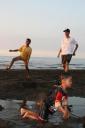 Voetballen op het strand
