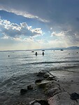 Jos en Jacques in het meer.