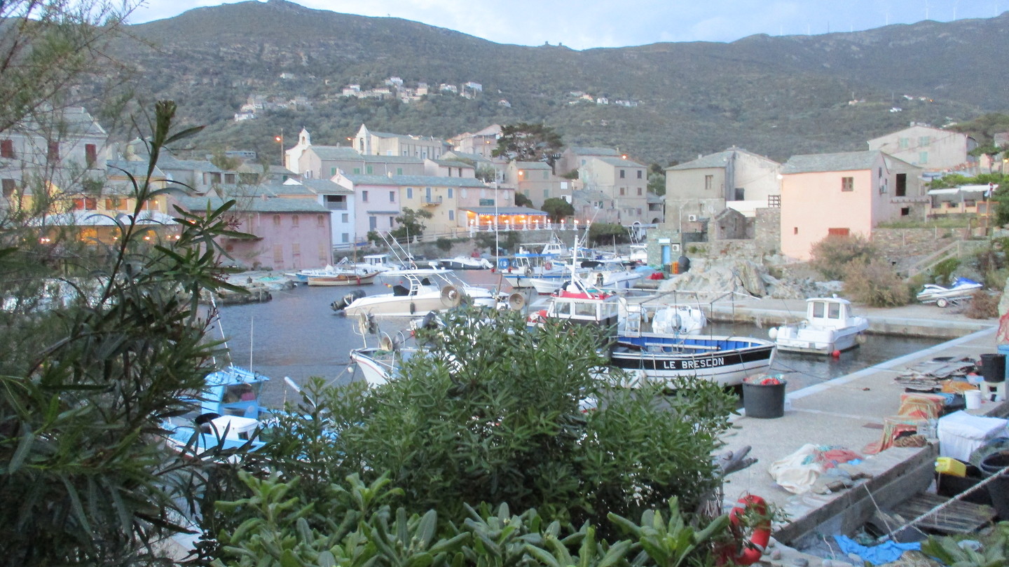 Centuri port