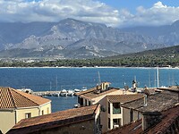 Uitzicht vanuit hotelkamer Calvi