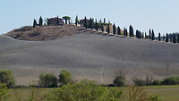 Boerderij met oprijlaan in Le Crete