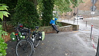 Regenpak aan