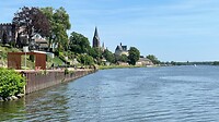 Pontje langs de Maas