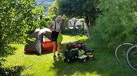 Plekje in de tuin van een minicamping