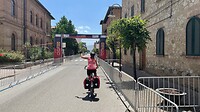 Finish van de wielerwedstrijd in Buonconvento die de volgende dag zal worden gereden.