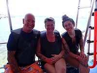 317. Op de boot voor het scooteren