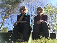 Onderweg appeltje eten in de zon