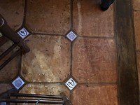 Prachtige tegelvloer in de eetzaal