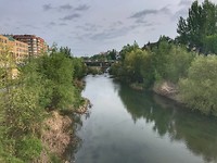 León verlaten over de rivier Bernesga