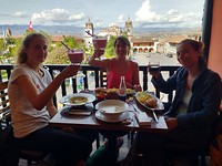 Eindigen met welverdiende lunch bij ViaVia in Ayacucho