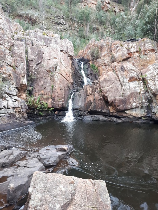 On the way to MacKenzie Falls