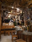 Cute cafe!