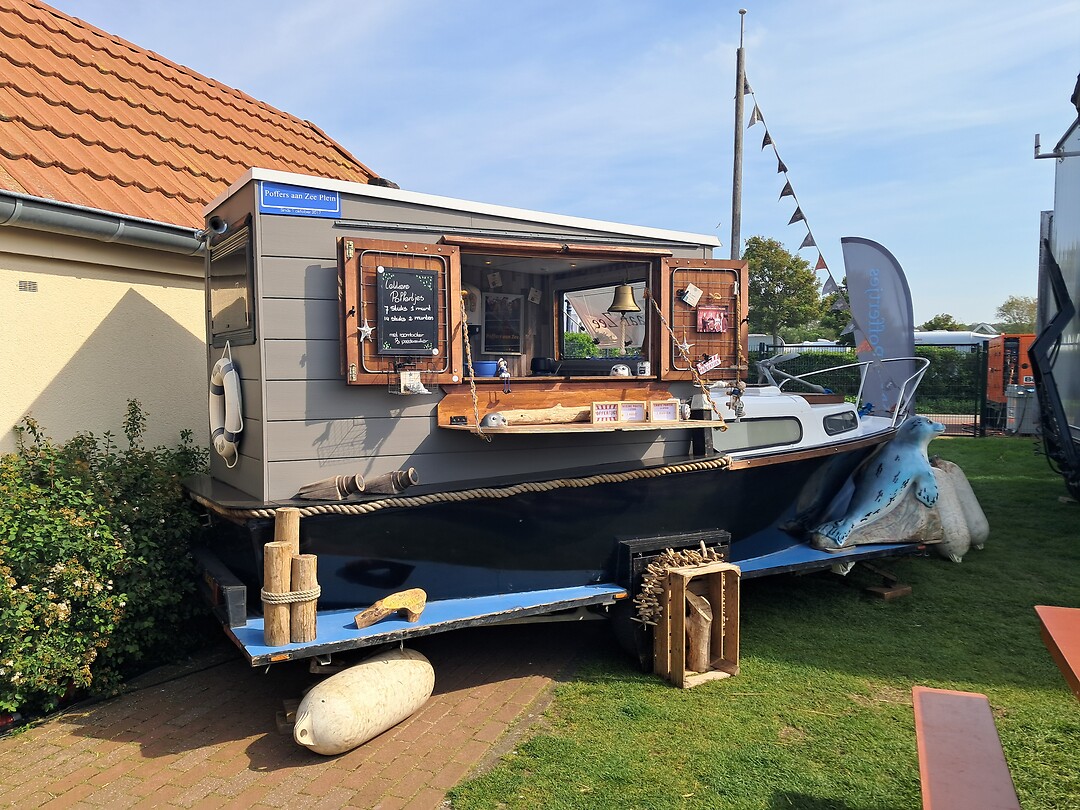 Poffers aan Zee