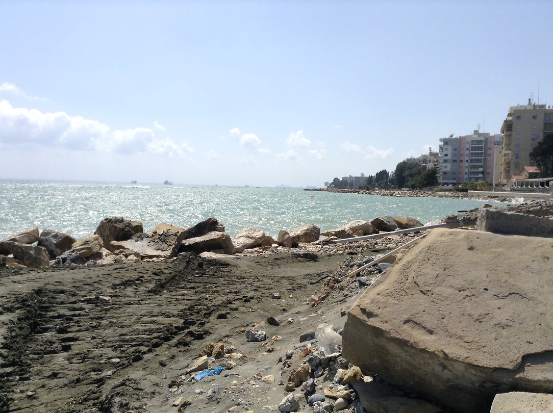 Het strand aan het hotel