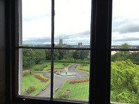 Zicht vanuit kasteel