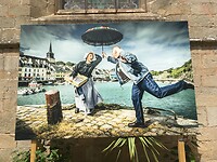 Een tentoonstelling langs de straten