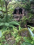 In de tuinen hebben ze zelfs grotten gebouwd