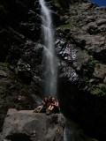 Bij de waterval.