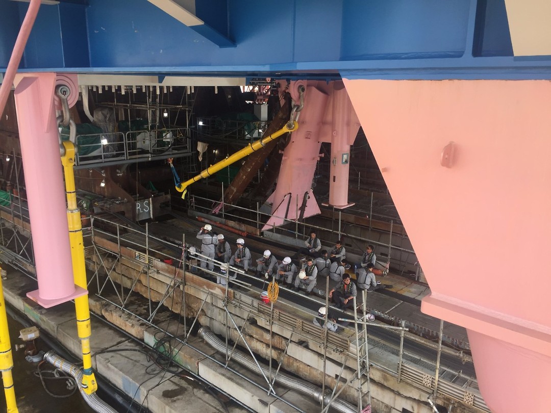 Employees under platform