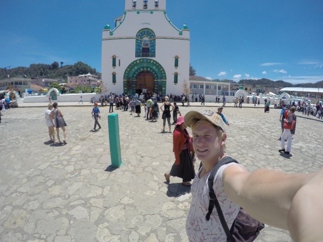 selfie met kerk