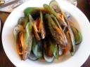 84 NZ mussels (bizar groen randje en ze zijn gigantisch, zo groot zelfs dat ik mini krabjes binnenin gevonden heb..)