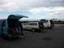 Backpackers op de parkeerplaats