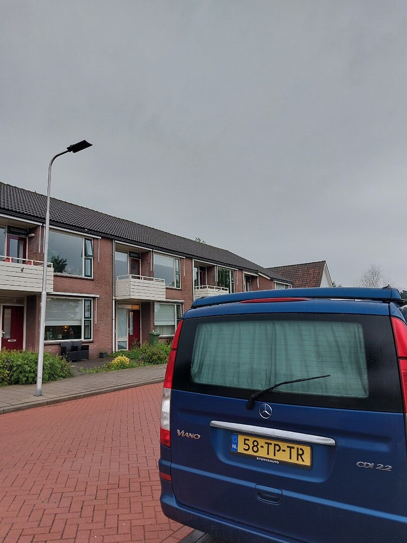 20220520 Het is grijs en regent als we in Kamerik aankomen