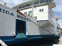 Van op de kade, ik kan niet voldoende afstand nemen om het ganse schip te "knippen"