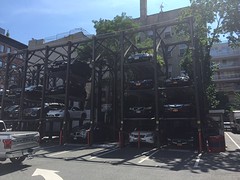New Yorkse manier van parkeren: in 4 niveaus