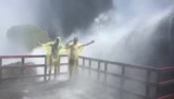 Michiel en Niels trotseren het natuurgeweld onder aan de niagara watervallen