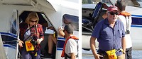 18 09 2024 E en L verlaten het vliegtuig