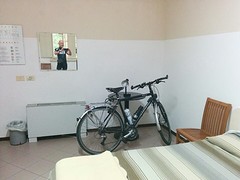 voor de zekerheid, fiets op de kamer van hostel