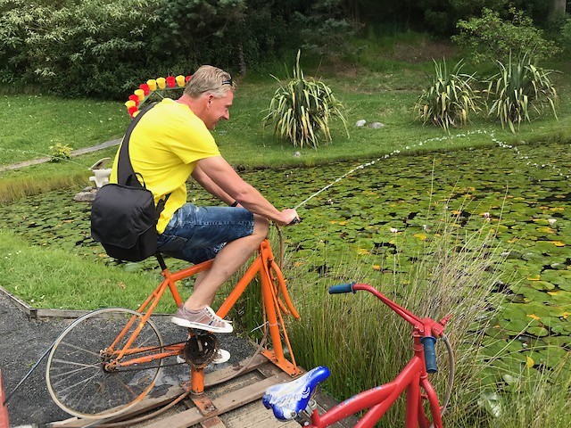 Het kind in hèm kwam weer helemaal los