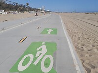 Op het strand kan je wel veilig fietsen