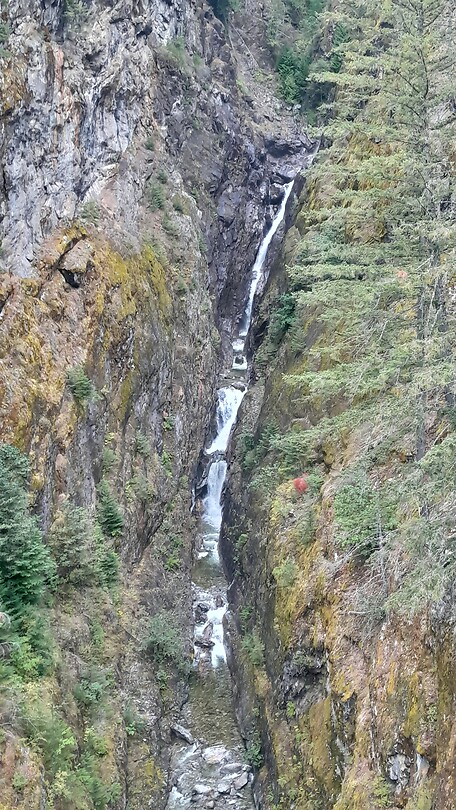 North Cascade NP met zeer steile flanken