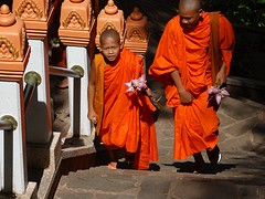 Monniken bij de Tempel in Udong