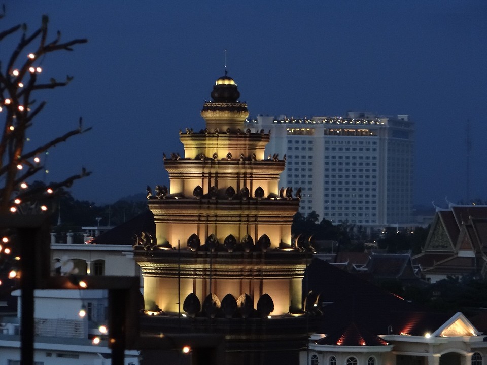 Phnom penh by night